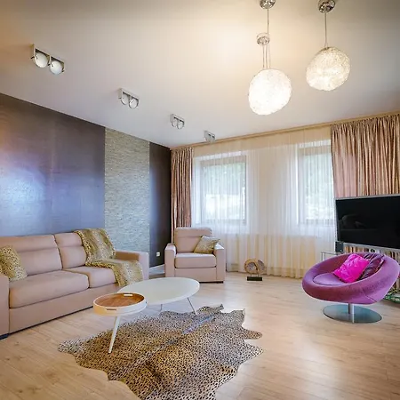 Pearl Luxury Апартаменти Брашов