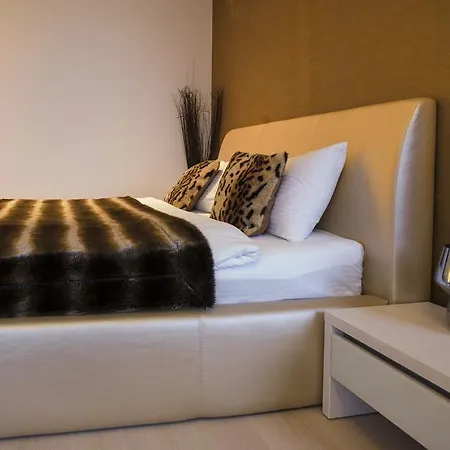 Апартаменти Pearl Luxury *