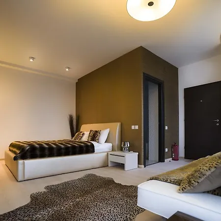 Pearl Luxury *